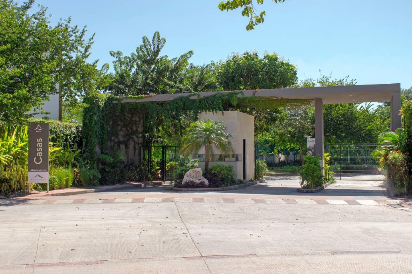 Modern House Surrounded By Nature Merida Exterior photo